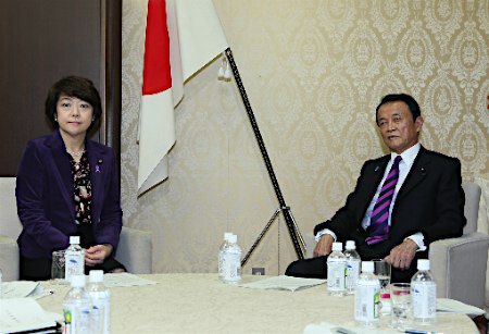 沖縄振興予算、政府が減額回避…USJ調査費も 2015年12月21日 21時28分