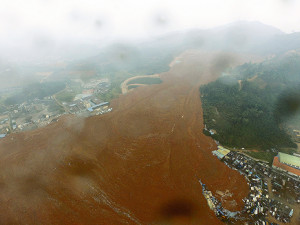 中国土砂崩落 建設残土の管理に問題か