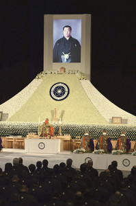 「憎らしいほど強い」北の湖さん、ファンら別れ 2015年12月22日 14時16分