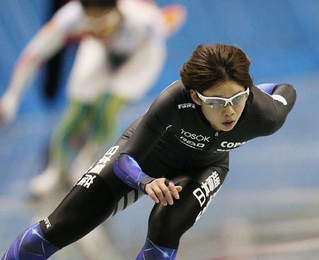 スケート、女子は高木美帆が首位 全日本選手権第１日