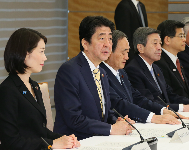 地球温暖化対策計画、首相が来春までの策定指示