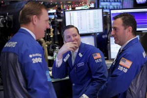 米国株式市場は続伸、原油上昇とGDP確報値を好感