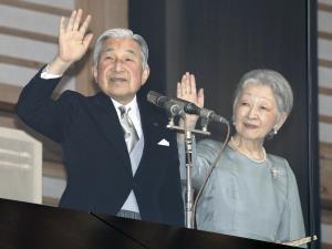 天皇陛下の８２歳誕生日祝い、皇居で一般参賀 2015年12月23日 12時58分