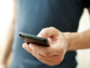 グーグル、アカウントへの新ログイン方法をテストか--パスワード入力が不要に