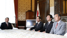 共産、国会開会式出席へ 参院選にらみ方針転換