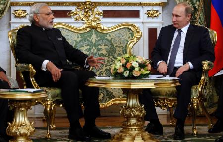 ロ印首脳、戦略関係を強化 兵器、原子力で一致