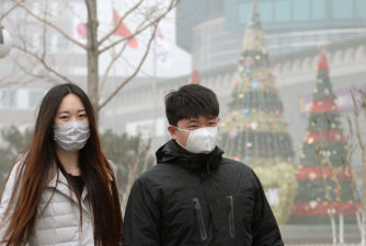 「サンタも道に迷う」白いクリスマス