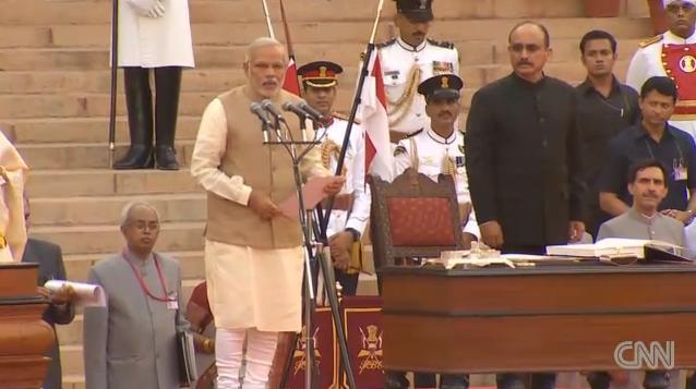 インド首相、パキスタンを電撃訪問 １２年ぶり