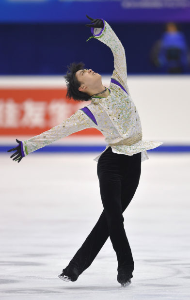 羽生“不完全燃焼”の全日本４連覇！ジャンプで２度転倒