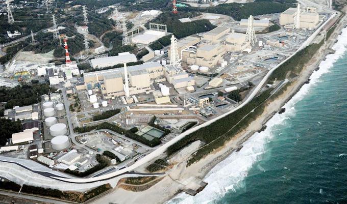 ２２メートル防潮堤の壁完成 中部電の浜岡原発