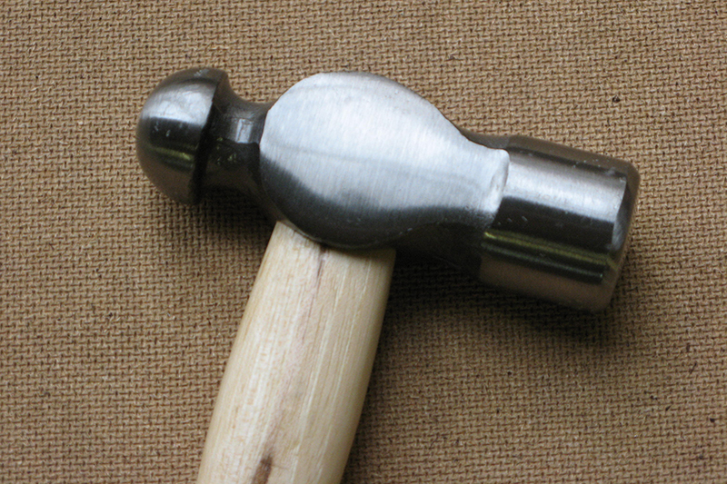 元妻ら殴り、パトカーにはねられ死亡…自殺か 2015年12月27日 12時28分