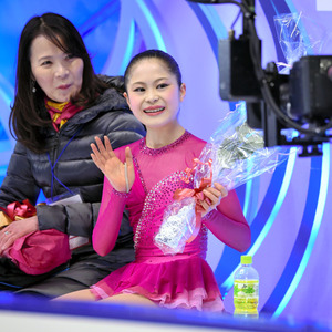 宮原知子が２連覇、浅田真央は３位 全日本フィギュア