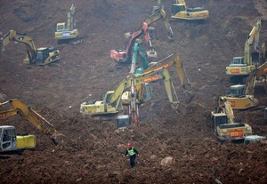 中国土砂崩れ、残土置き場の責任者ら１２人拘束 2015年12月28日 20時47分