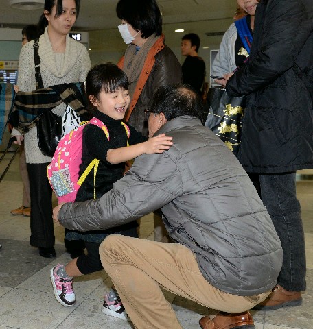九州も帰省ラッシュ始まる 駅、空港で混雑ピーク