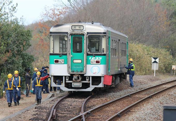 ＪＲ高徳線で列車脱線＝けがなし、対向待たず発車