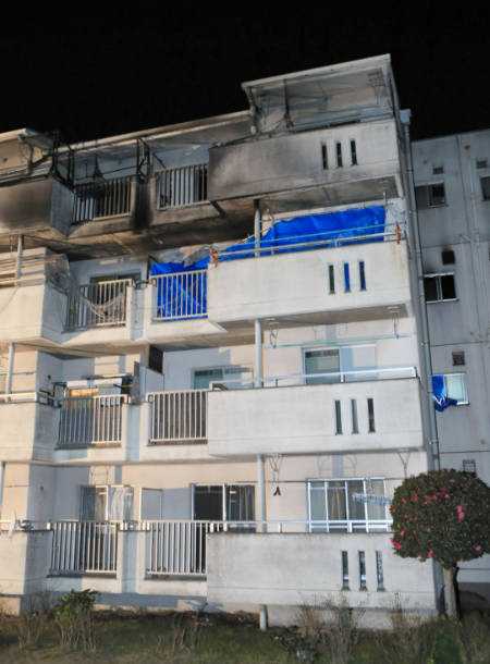 焼け跡から女性２遺体、殺人・放火で捜査 愛知の県営住宅