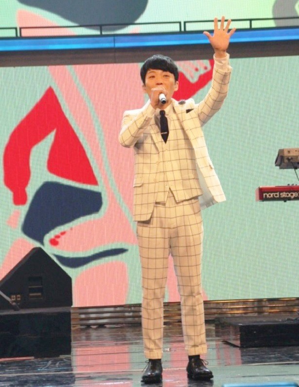 星野源、くも膜下出血を乗り越え初出場で熱唱「3年前は紅白を病室で見ていた」