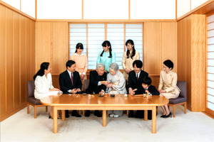 「被災地域の復興願う」 天皇陛下が年頭の感想