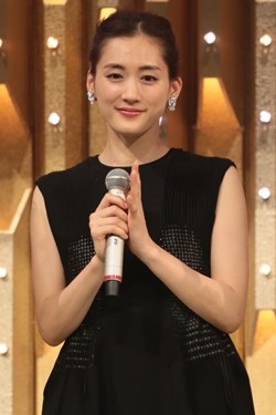 綾瀬はるか涙の1ミス完走、初司会井ノ原も /紅白