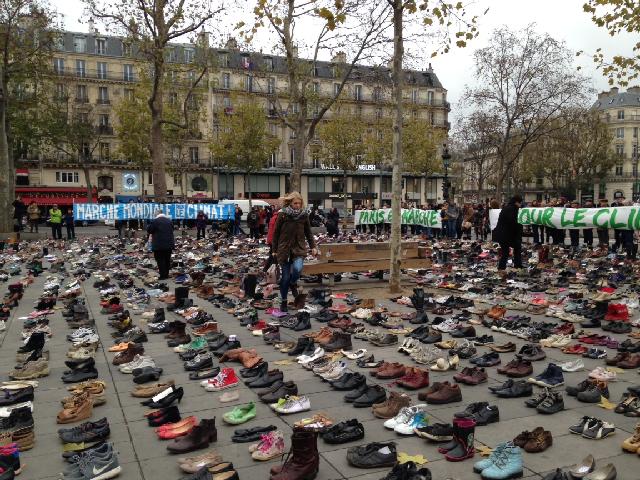 皆さんを守るのが仕事…仏大統領、テロ対策強化 2016年01月02日 21時00分