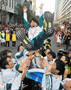 ［駅伝］青学大、３９年ぶり全区首位で優勝