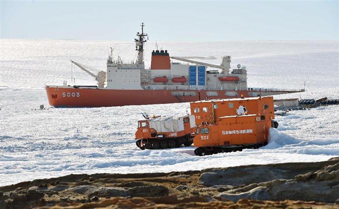 しらせ、昭和基地沖に接岸 成功は3年連続