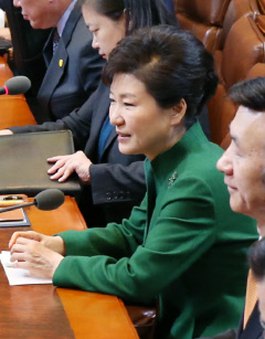 韓国大統領「日韓関係が進展」 新年あいさつ会で