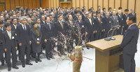 「絶えず攻めの姿勢を」 仕事始め、知事が訓示 2016年01月05日
