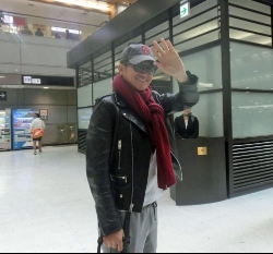 カズがゴール宣言！グアム自主トレ出発「最年長とかは意味はない」