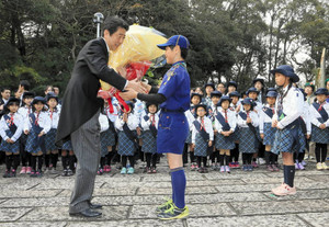 「三重を世界に発信」 伊勢神宮参拝の安倍首相