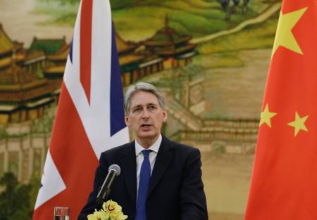 英外相、中国に「行方捜査」要求 香港の男性失踪で