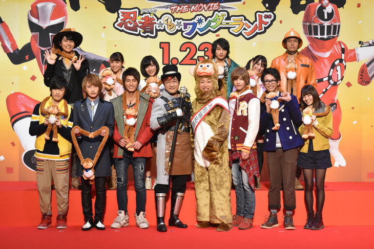 トッキュウジャーが「ただいま」!ニンニンジャーとダンスバトルや名乗り披露