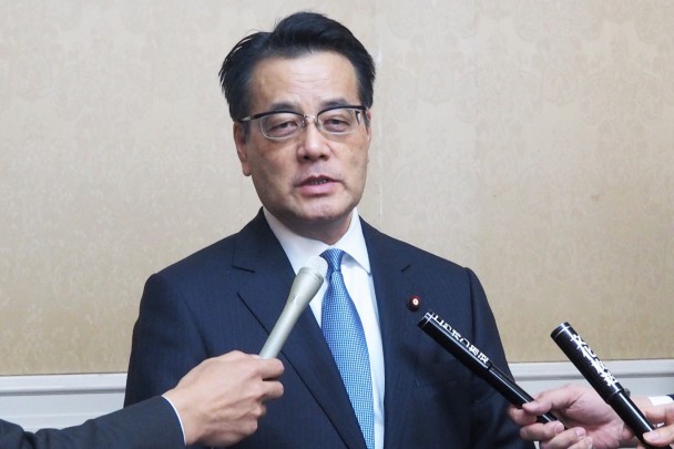 「安倍総理の答弁は説明先送りと批判のバラマキ」岡田代表