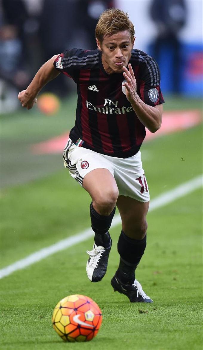 本田不発、ブーイング浴び途中交代 ミラン敗れる