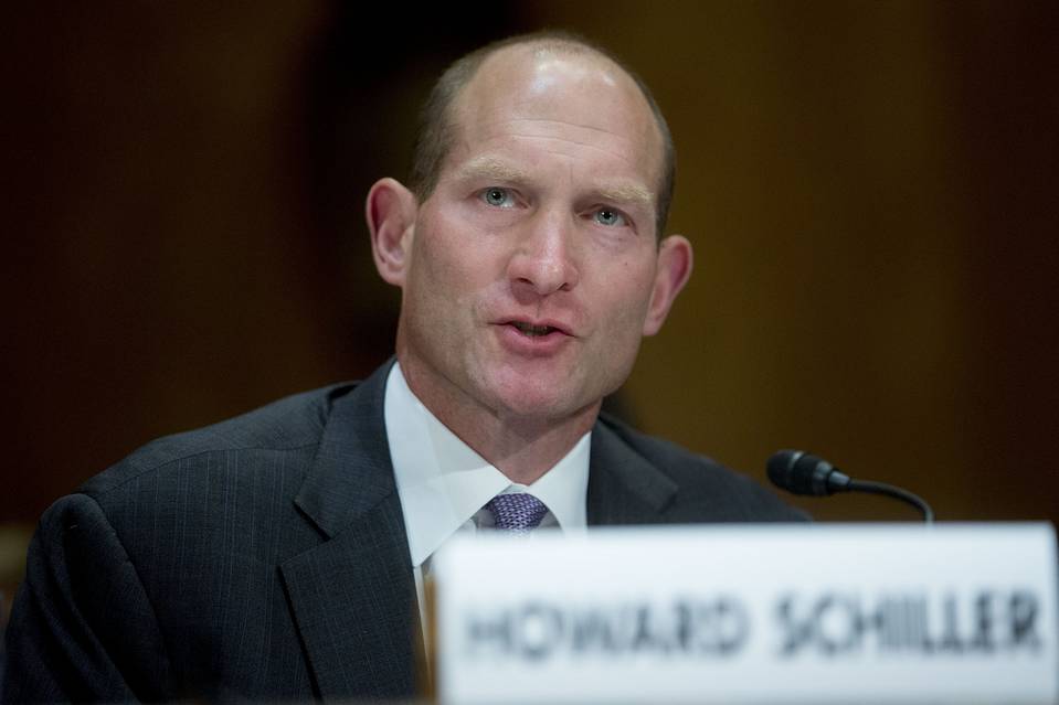 バリアント、暫定CEOを指名-ピアソン氏入院で