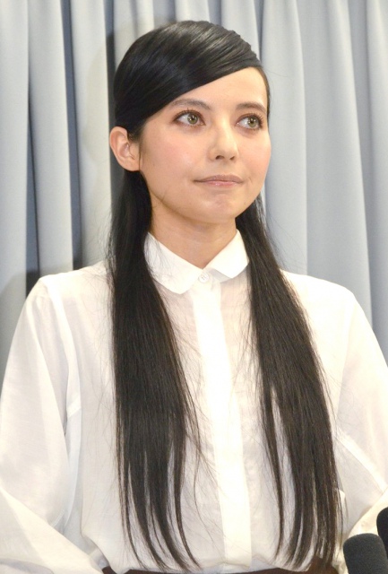 ベッキー、ゲスの極み。川谷との不倫否定…ＣＭ痛手