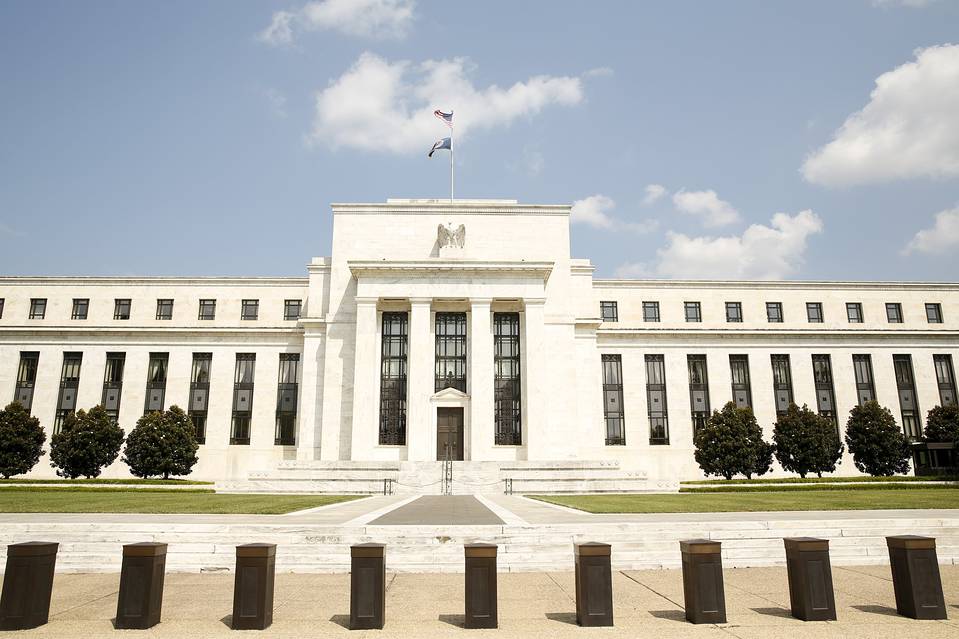 利上げ「ぎりぎり判断」 物価上昇率が低迷 12月議事要旨