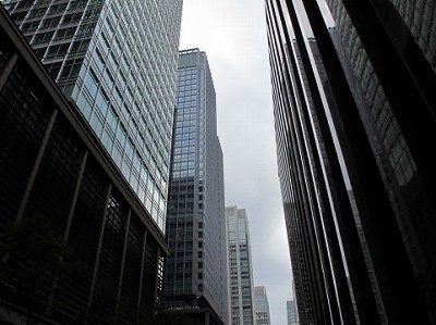 オフィス空室率、大阪は7年ぶり低水準 平成27年12月