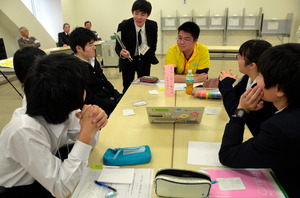 群馬）立候補から投票まで 高校生、１８歳選挙権考えた