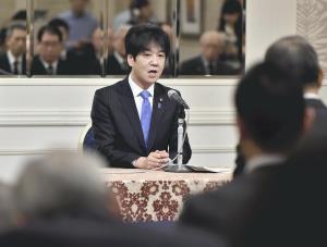 東京書籍も教員に謝礼金 検定中教科書見せ１万円渡す