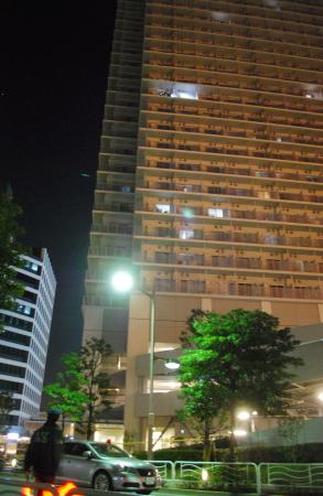 国家公務員宿舎で妻刺した？男性、飛び降り死亡 2016年01月09日 09時16分