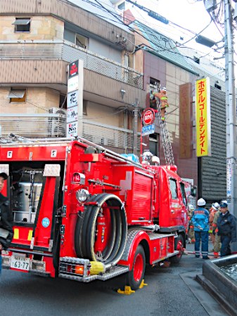歌舞伎町でまたホテル火災…客ら避難して無事 2016年01月09日 15時42分
