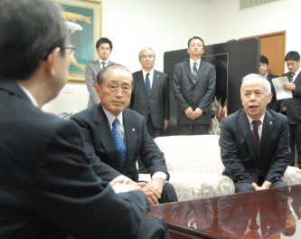 廃炉、態度を明確にせず 東電社長ら知事に /福島