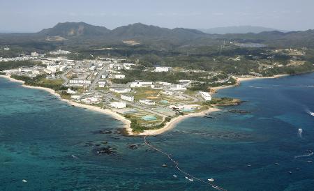 辺野古護岸工事を先送り、政府