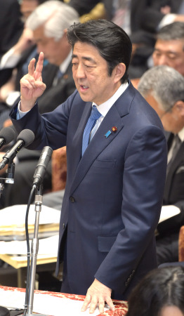 首相、改憲派で３分の２以上目指す考え…参院 2016年01月10日 15時20分