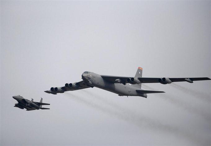 米、中国に強い対応促す 韓国で戦略爆撃機飛行