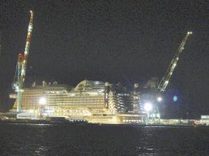 納期延期で巨額損失、建造中の大型客船で火災 2016年01月12日 08時00分