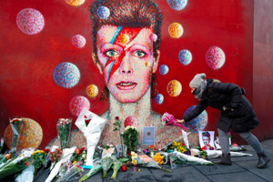 デビッド・ボウイさん死去 追悼