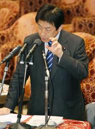 「厚生」資格者「国民」加入 首相「年金、就労確認を」