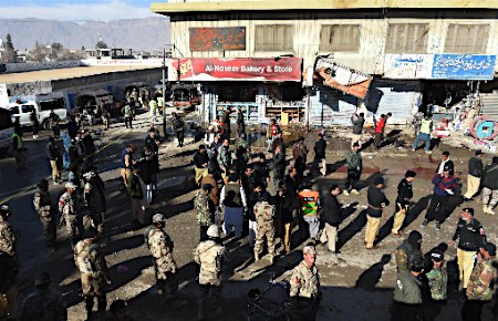 予防接種センター付近で爆発、１４人死亡 パキスタン